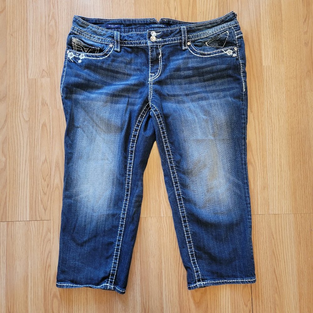 VIGOSS New York Capri in Size 20! Plus size glam! Dark Wash with factory wear.